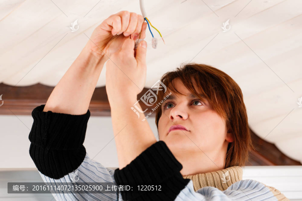 女職工