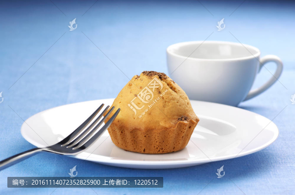 蛋糕在盤子