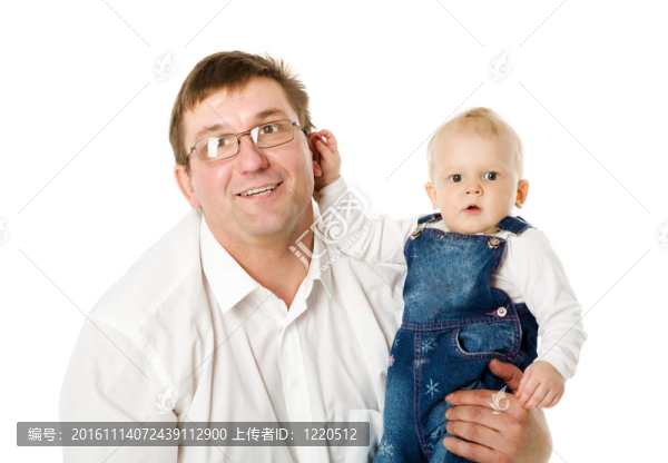 父親與女嬰