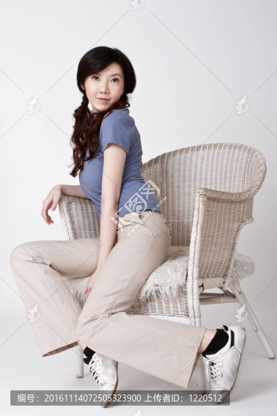 誘人的亞洲年輕女人