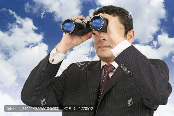 商人用雙筒望遠鏡