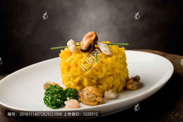 藏紅花和海鮮燴飯