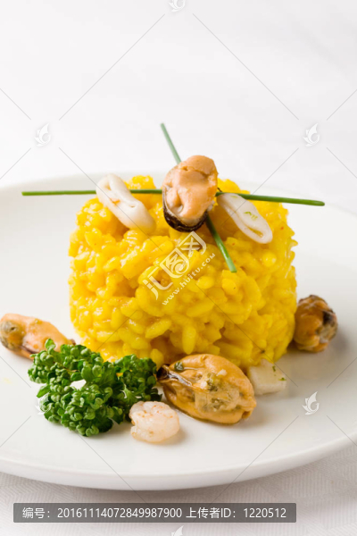 藏紅花和海鮮燴飯
