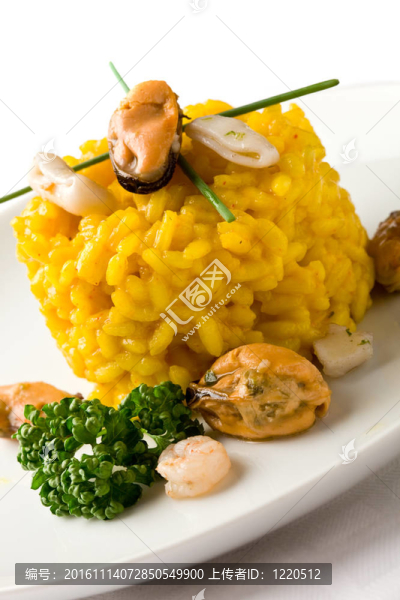 藏紅花和海鮮燴飯