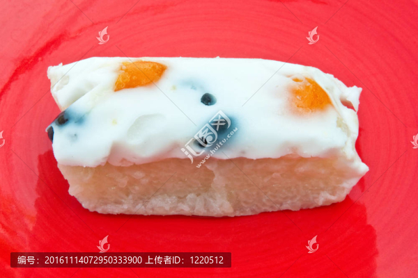 傳統(tǒng)泰國餐紅色盤子