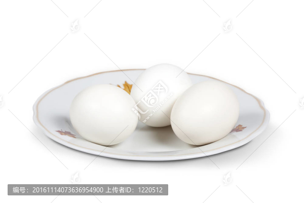 在盤子上的白色蛋