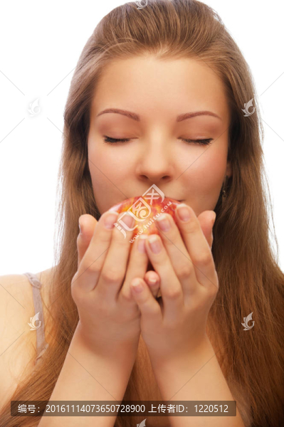 女孩與蘋(píng)果