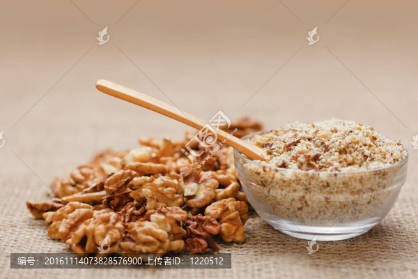 堅(jiān)果仁與核桃仁
