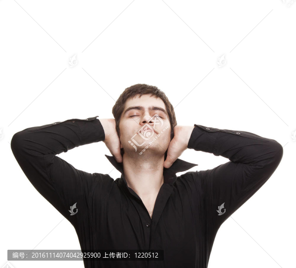 沉思的人在白色背景上的閉上眼睛