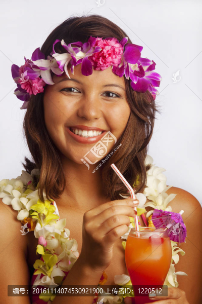 女孩與花蕾和水果