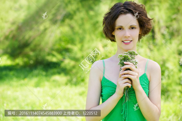 與波西戶外的女孩