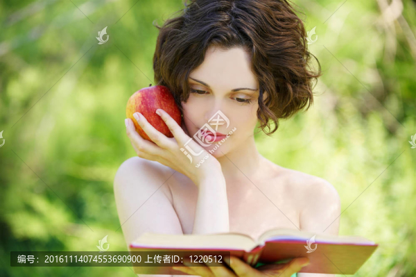 帶書的女孩