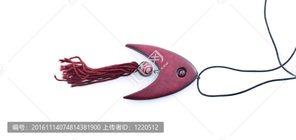 以魚(yú)為形狀的紅木制成的標(biāo)志
