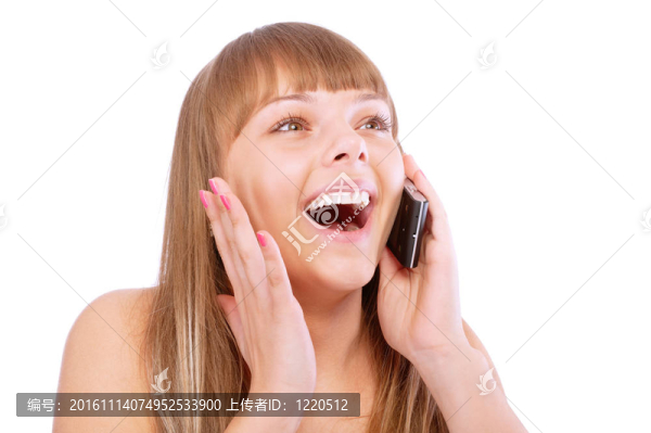 美麗的女孩通過電話和笑聲說話-匯圖網(wǎng) www.fosd68.com 美麗的女孩通過電話和笑聲說話