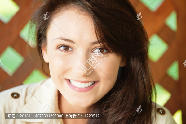 年輕漂亮的女孩