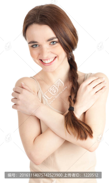穿十字服的年輕女子