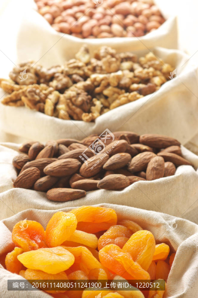 堅(jiān)果和干杏