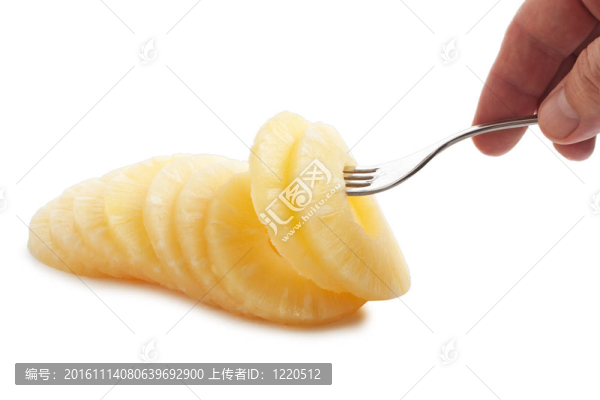 叉子上的菠蘿片