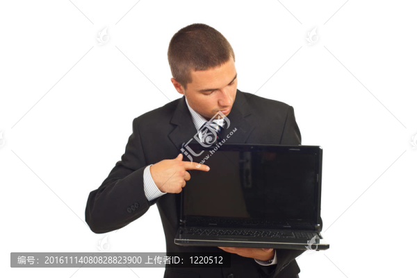 商人指著筆記本電腦屏幕