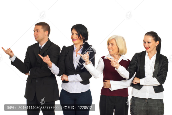 四業(yè)務(wù)人員指著左邊部分