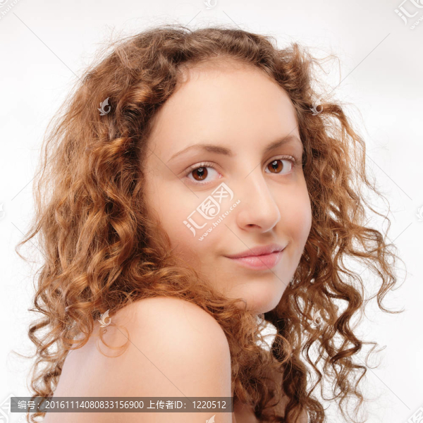 美麗的卷發(fā)女孩的肖像