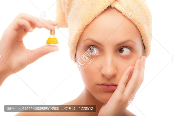 年輕美女洗澡后的肖像