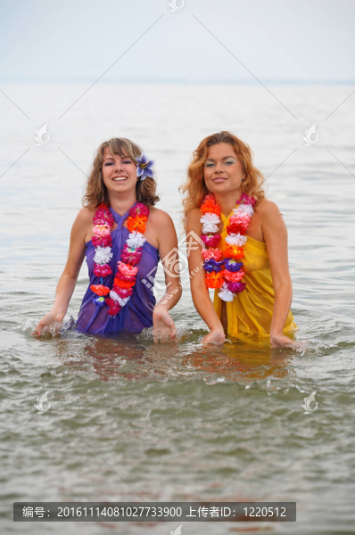 水中的女孩