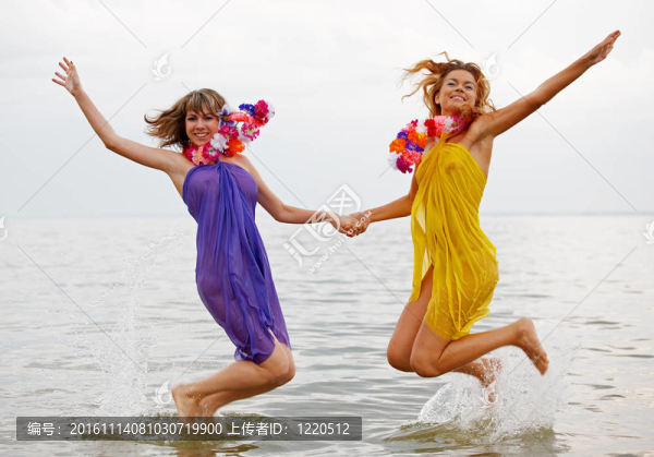 水中的女孩