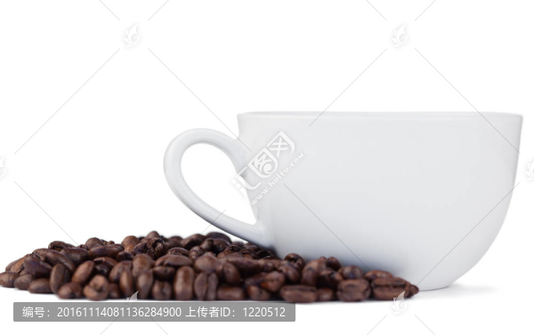 咖啡豆和一杯咖啡