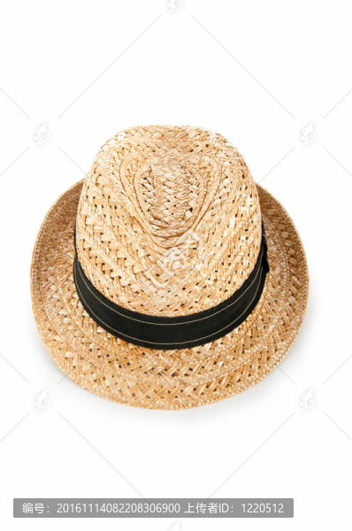白色背景上的夏日帽子