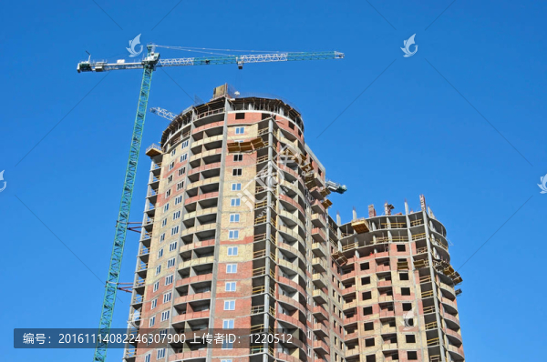 建筑起重機(jī)和建筑在藍(lán)天建設(shè)
