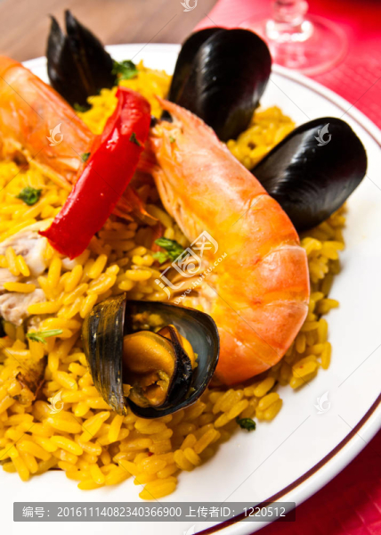 蝦稻-稻-特寫蝦傳統(tǒng)西班牙菜西班牙海鮮飯