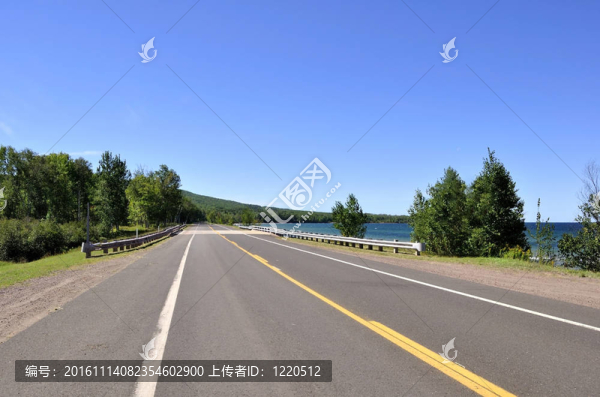 空蕩蕩的馬路