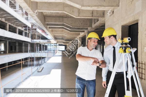 建筑工地上的建筑師團隊