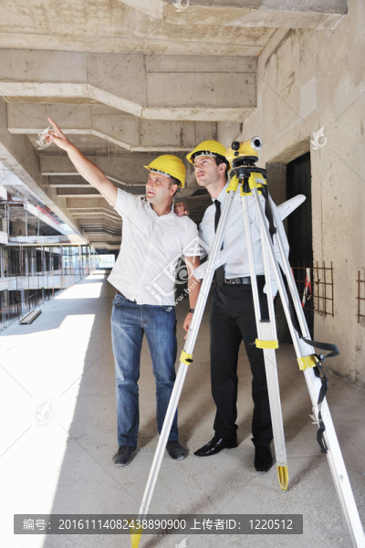 建筑工地上的建筑師團隊