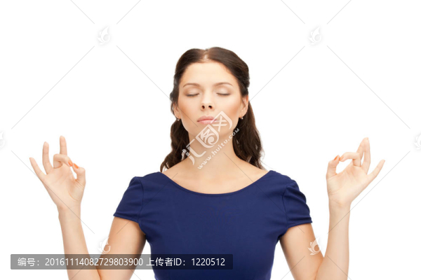 女人在冥想