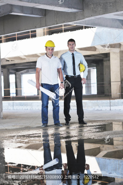 建筑工地上的建筑師團隊
