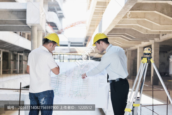 建筑工地上的建筑師團隊