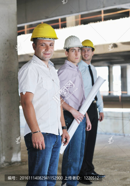 建筑工地上的建筑師團隊