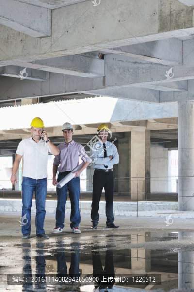 建筑工地上的建筑師團隊