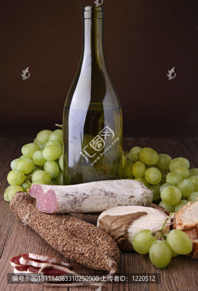 葡萄酒；香腸和奶酪