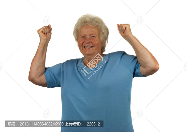 快樂的高級夫人與手臂；在白色背景