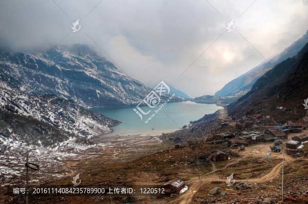 入湖