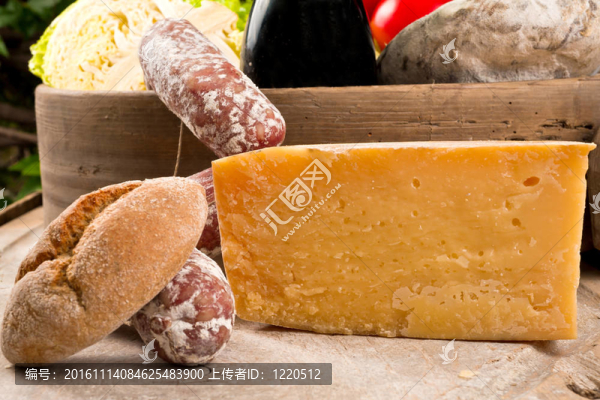 奶酪和意大利臘腸