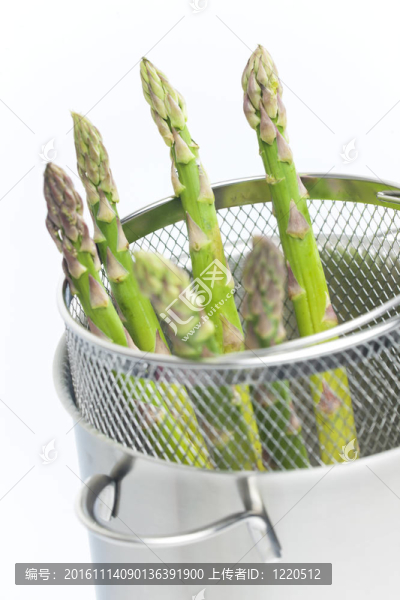 綠色蘆筍罐頭