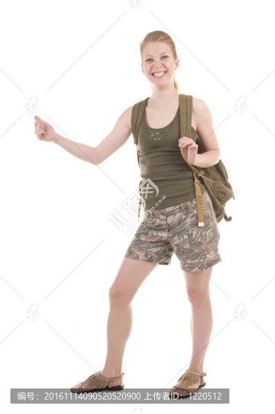 背包一個(gè)年輕的女人