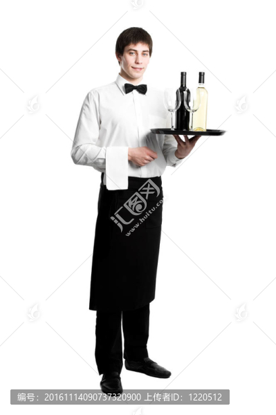 服務(wù)員用托盤斟酒，酒杯瓶酒