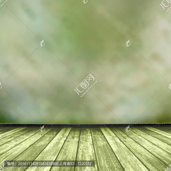 破舊的墻紙和以前的美麗的舊房間