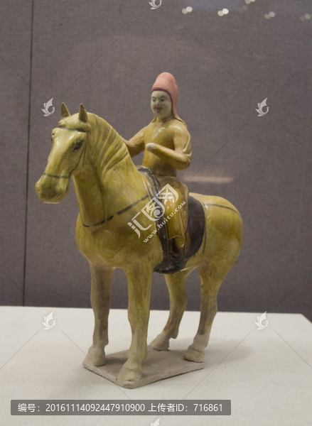 三彩黃衣騎馬俑