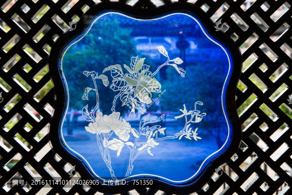 鏤空琉璃花窗
